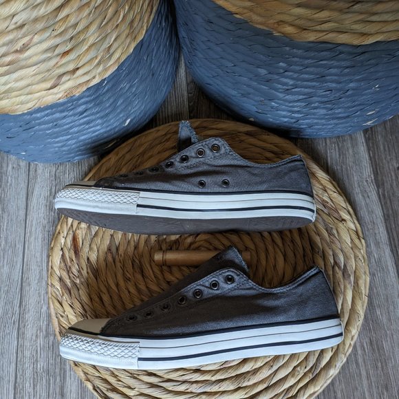 Used (M10) - CONVERSE Distressed Slip-On Sneakers - Picture 3 of 7